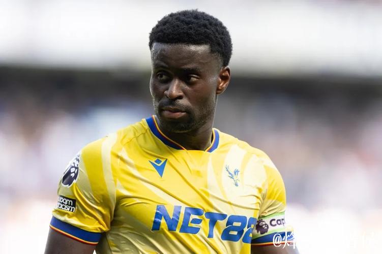 泰晤士：格伊成为曼城后防补强头号目标，准备明夏大幅换血