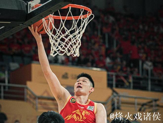 胡金秋全场出战30分钟，13中10得到24分3篮板1盖帽