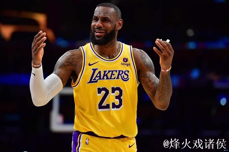 勒布朗谈到罚球扳平比分时的技术犯规 勒布朗谈到罚球扳平比分时的技术犯规